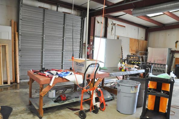 Office-Retail and Warehouse on Hixson PIke: 5424 Hixson Pike, Hixson, TN 37343